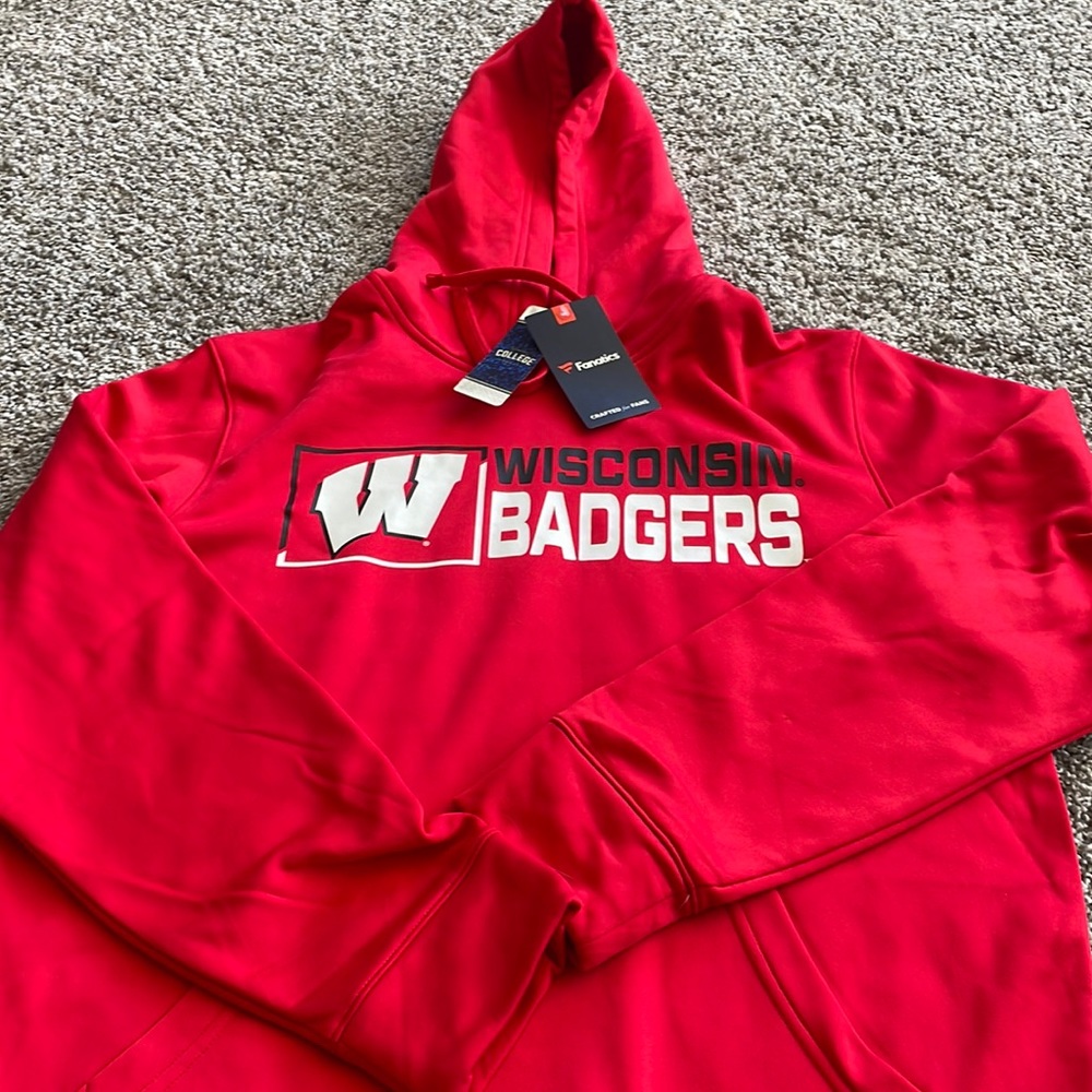 Fanatics Wisconsin Badger Hooded Sweatshirt. Brand New With Tags.